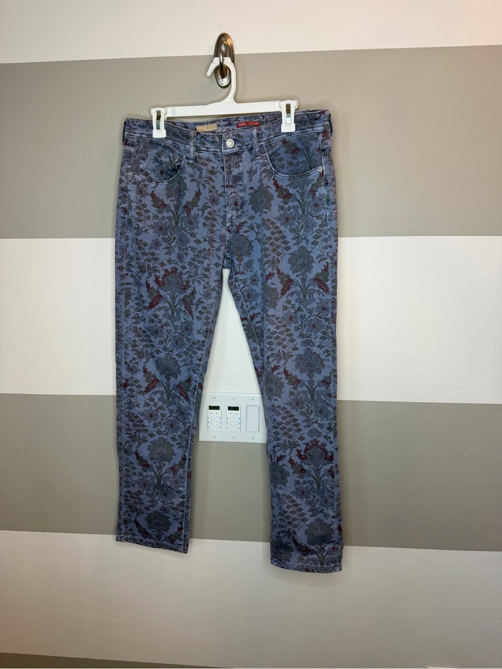 Pilcro Anthropologie slim Boyfriend jeans - Blue floral sz 30